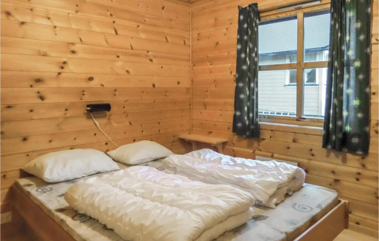 Amazing Home In Vallavik With House Sea View Vangsbygd Екстериор снимка